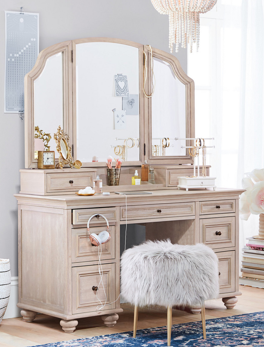 Pottery Barn Teen (PBTeen) - Spring D1 2018 - Chelsea Nightstand