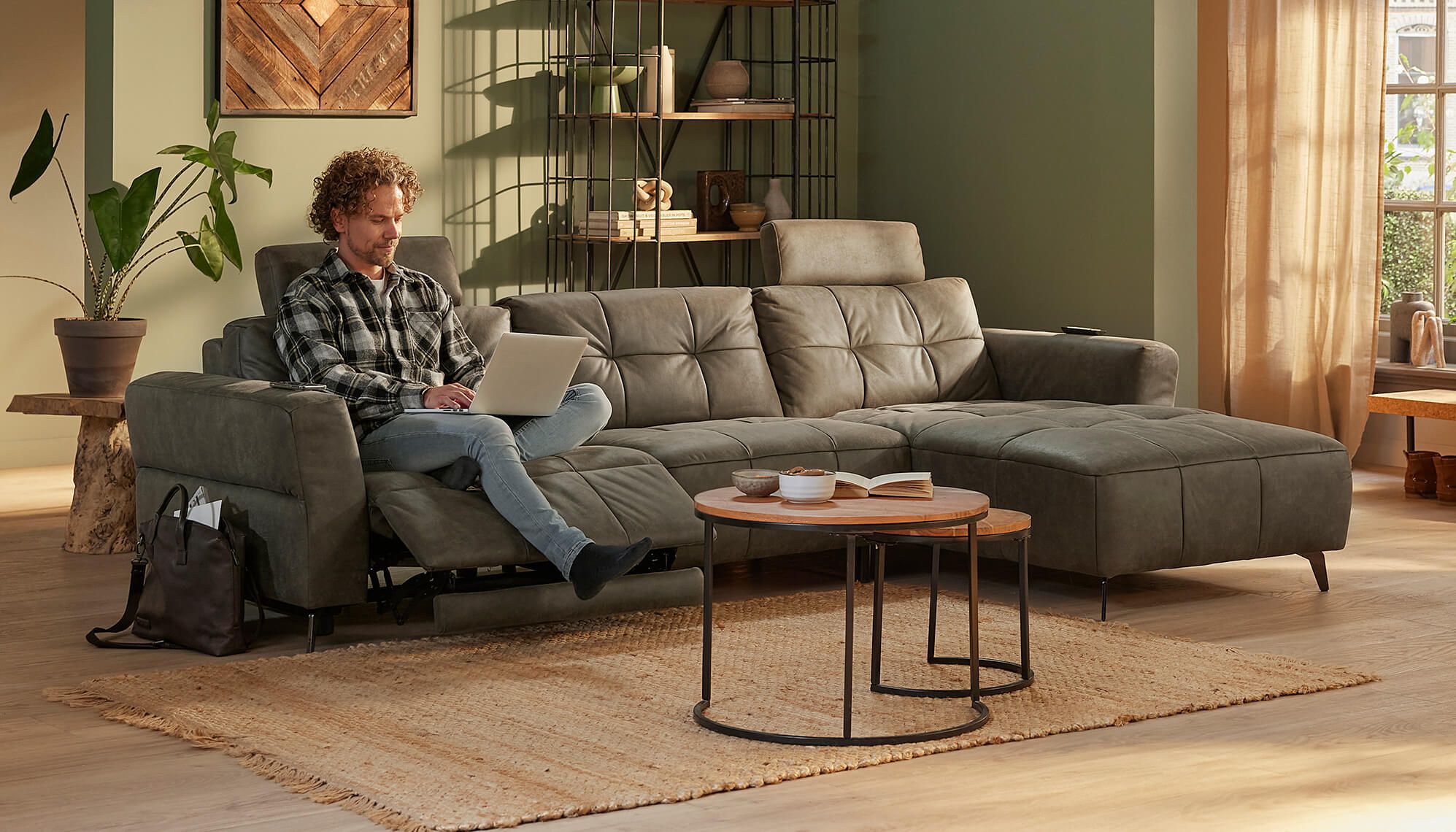 Seats and Sofas - Bronx Hoeksalon